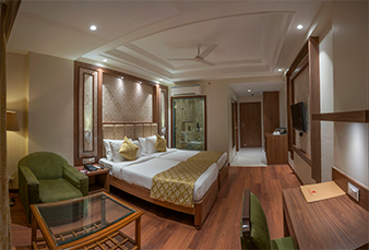 Deluxe room 4